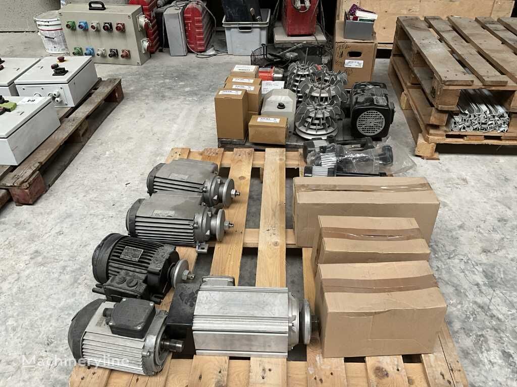 Batch of miscellaneous electrical parts engine