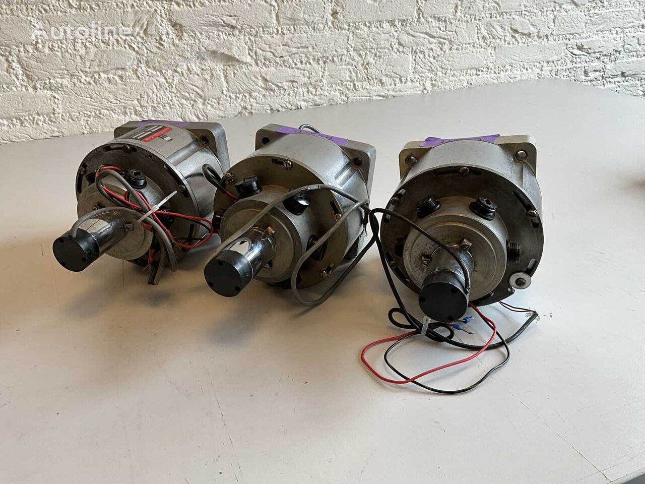 EC Servomotor (3x)