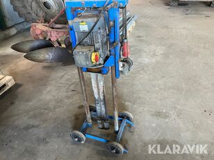 Kuenle KTE2 132 engine for fertilizer application equipment