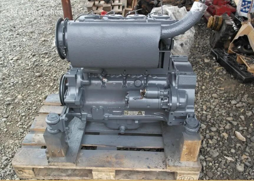 Motor 4 cilindri diesel recondiționat za gradbena mehanizacija Deutz F4L912 - Machineryline