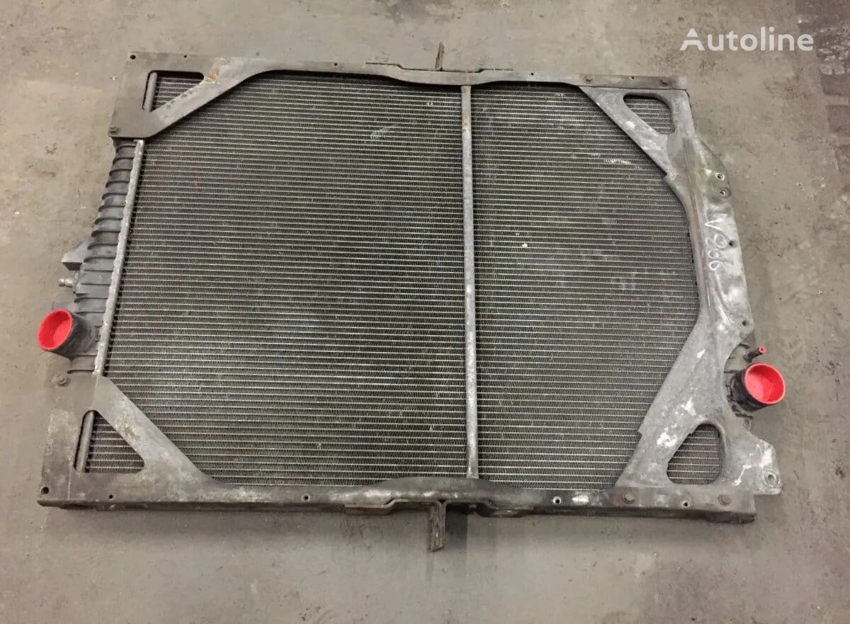 радиатор охлаждения двигателя Radiator для грузовика Volvo – Coduri: 8149370, 20536961, 20722450, 20800983, 20936124, 21229362, 21345261, 21385166, 22235312, 8149681, 1665249, 8112566, 8113186