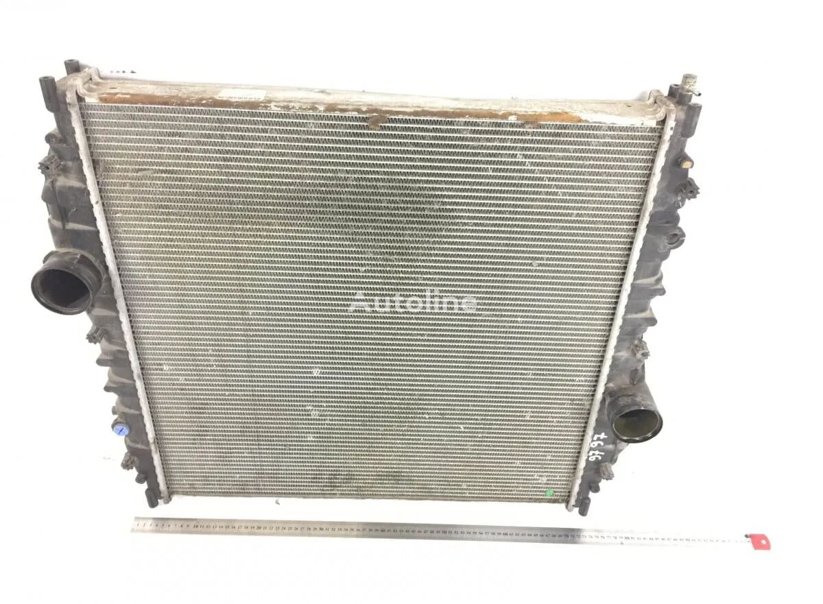 Radiator radiador de refrigeración del motor para Mercedes-Benz A9575000400 / A9575000203 / A0015018801 / A9575000103 camión