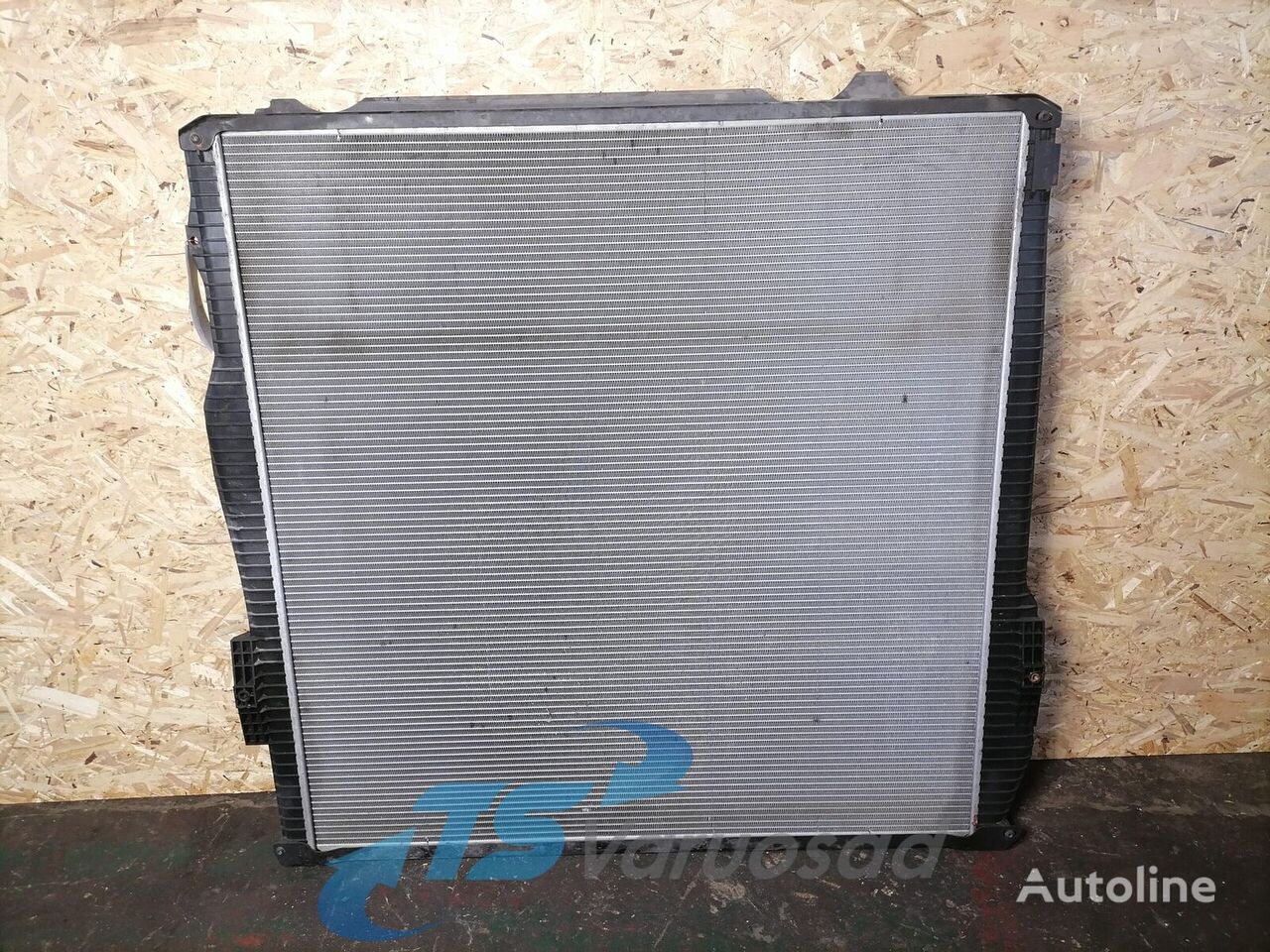 chłodnica wody Scania Cooling radiator 1851542 do ciągnika siodłowego Scania G400