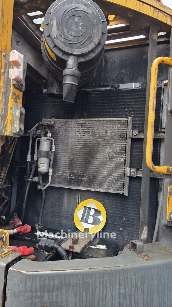 مشعاع Volvo المبرد رقم 14554090 لـ ECR235CL - Machineryline