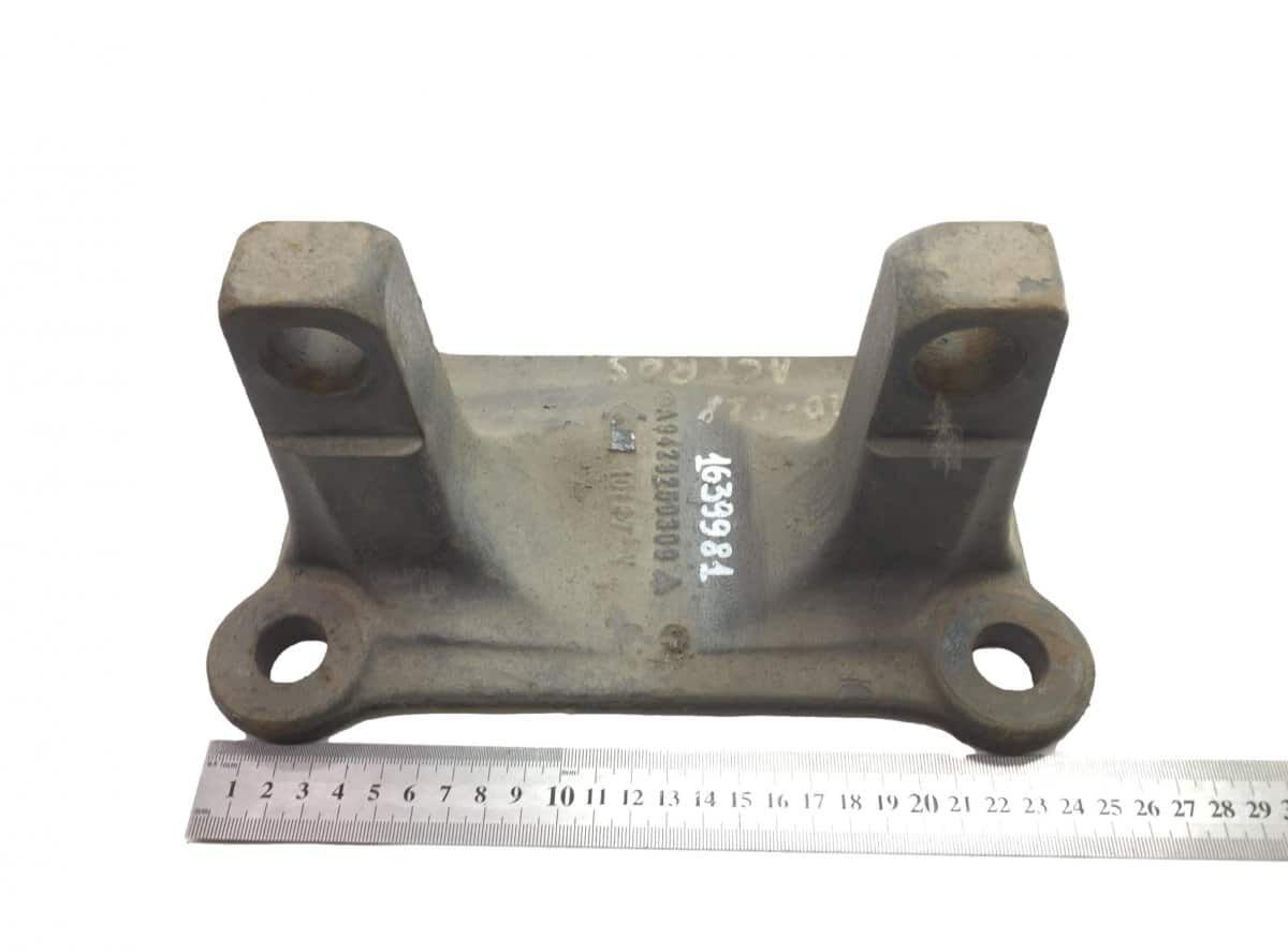 engine mounting bracket for Mercedes-Benz truck