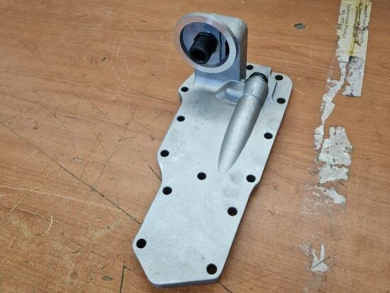 Cummins PARA FILTRO DE ACEITE engine mounting bracket for excavator - Machineryline