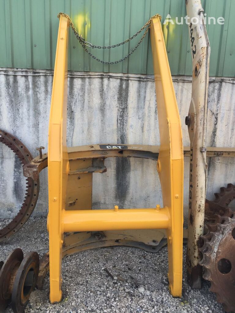 Стрела экскаватора USED KOMATSU WB91 WB93 WB97 WB146 WB156 BACKHOE LOADER BOOM MAIN для экскаватора-погрузчика Komatsu WB 91R-5 / WB 93R-5 / WB 93S-5 / WB 97R-5 / WB 97S-5 / WB 146-5 / WB 146PS-5 / WB 156-5 / WB 156PS-5 - Machineryline