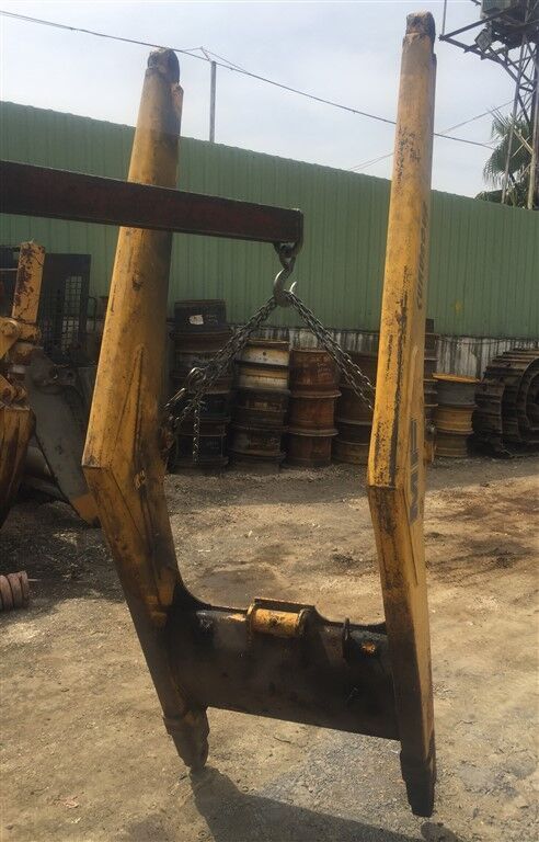 USED MASSEY FERGUSON FERMEC KOBELCO 750 760 820 860 865 960 965 excavator boom for Fermec 750 / 760 / 820 / 860 / 865 / 960 / 965 / 640 / 640 B / 650 / 650 B / 660 / 660 B backhoe loader