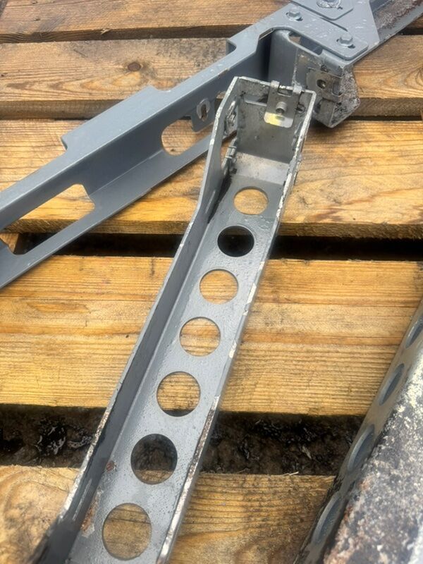 Bracket Liebherr 970685308 for Liebherr LTM 1045 2005 truck crane - Machineryline