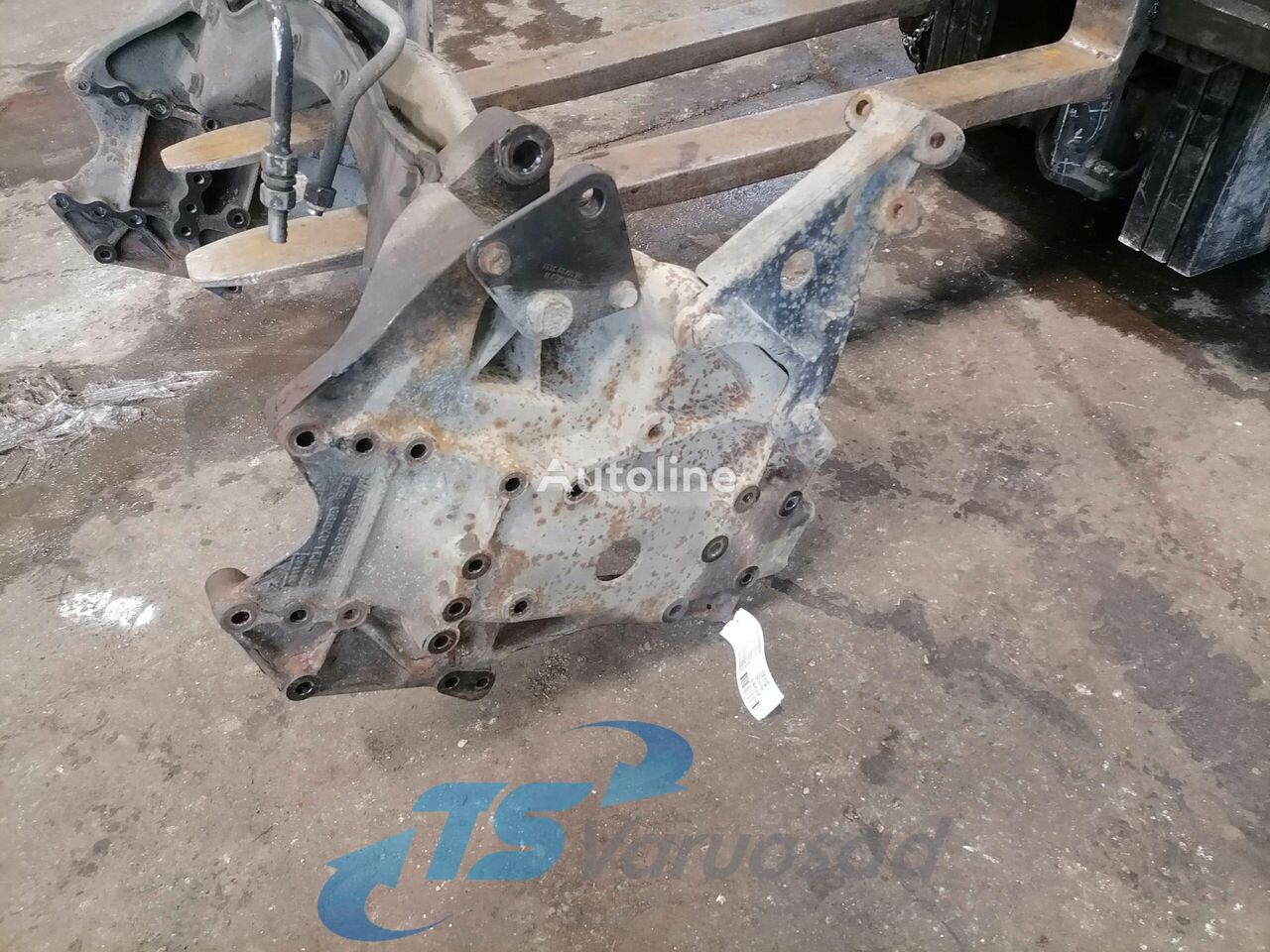 Bracket MAN Bracket 81413133021 für MAN TGX 26.360 6X2 Sattelzugmaschine