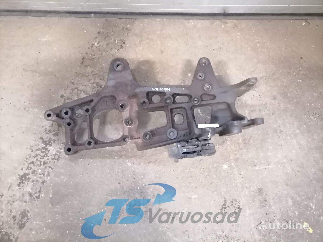 Mercedes-Benz Leaf spring bracket 9303220401 за влекач Mercedes-Benz ACTROS 1832L