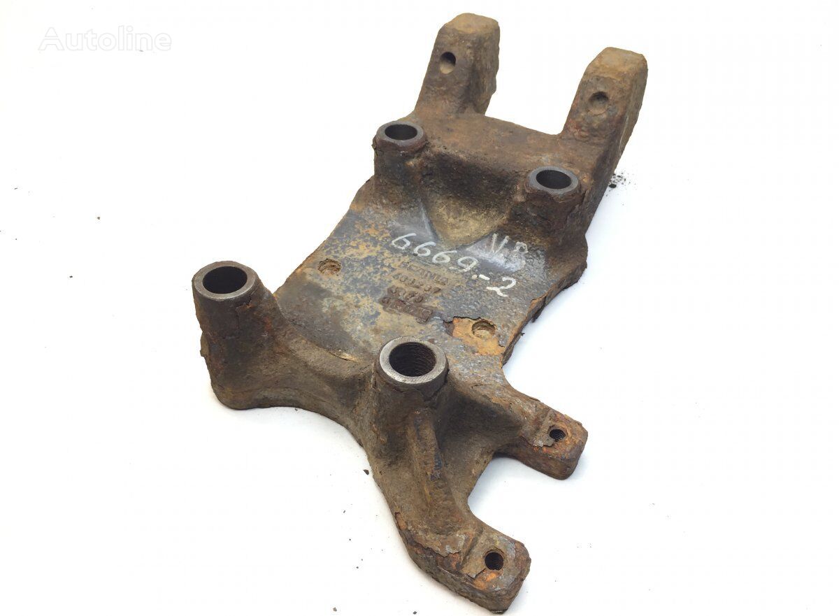 Torque Rod Bracket, Drive Axle Left Scania 4-Series bus K124 (01.96-12.06) 488287 za Scania 4-series bus (1995-2006) autobusa