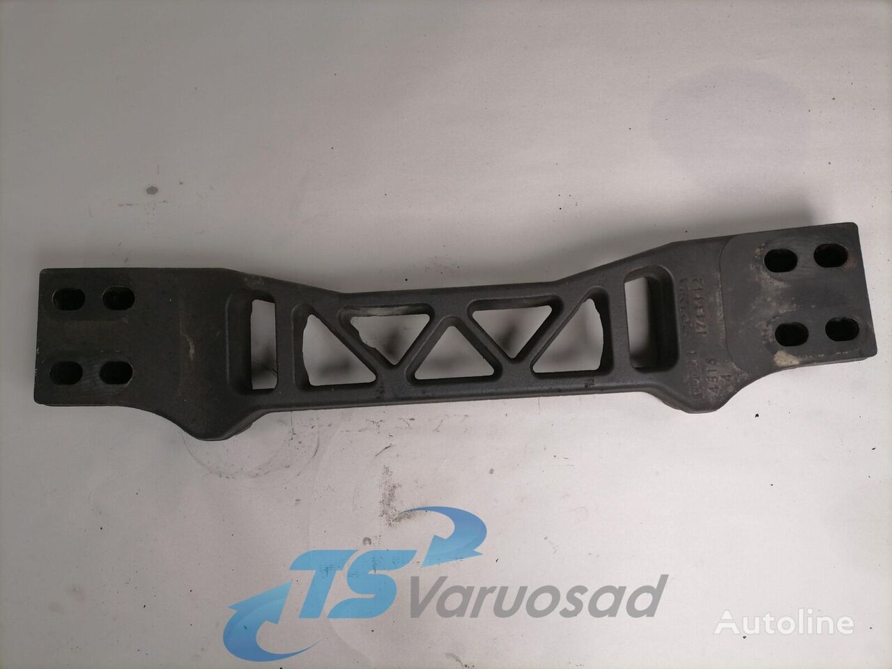 Käigukasti pealmine kandur Scania Gearbox bracket 1743442 for Scania R420 truck tractor