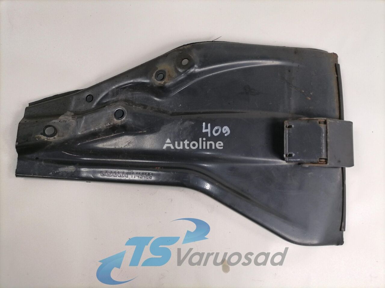 Poritiiva kandur Scania Mudguard bracket 1743493 till Scania P230 dragbil