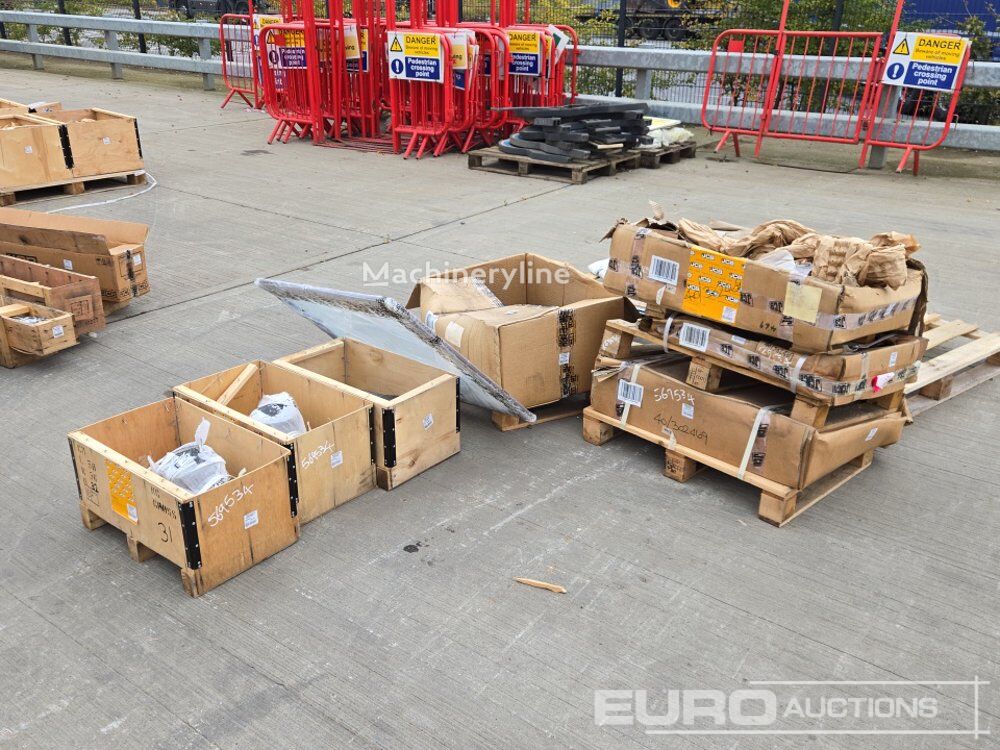 Spojovací materiál Slew Trunnion 2 of na rýpadla-nakladača JCB - Machineryline