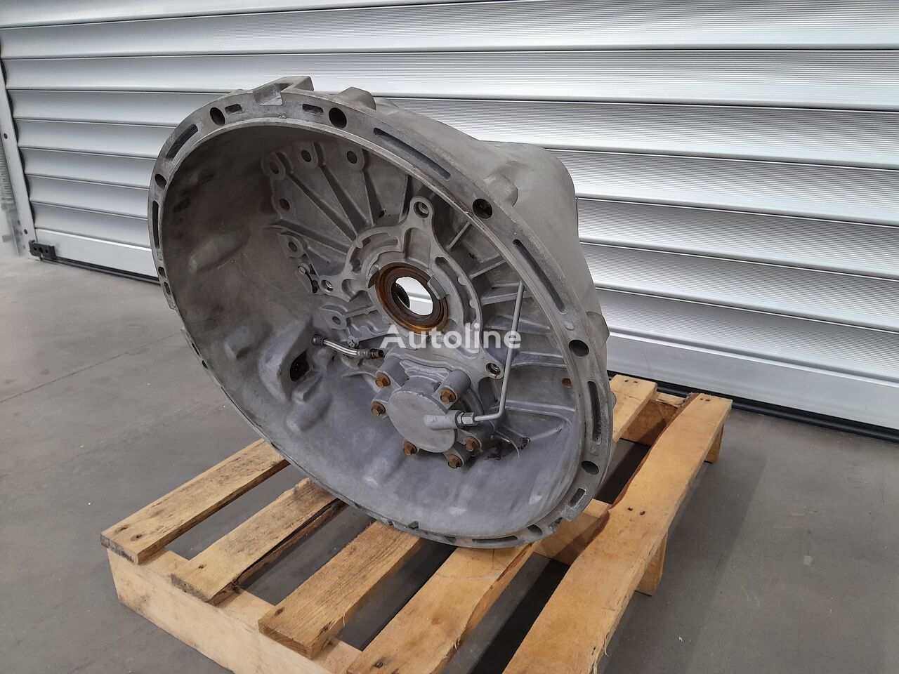 carcasă volanta Volvo Frizione / Clutch pentru camion Volvo FH - FM