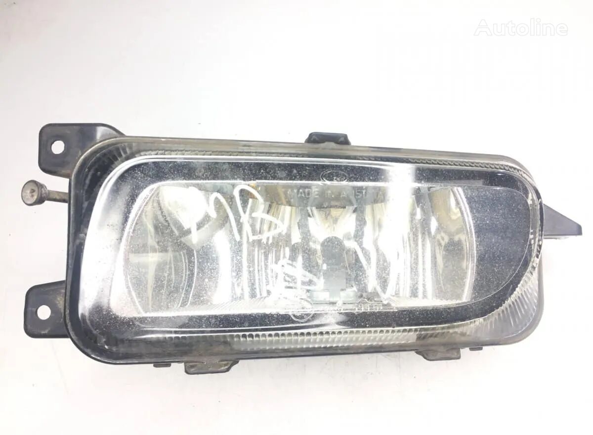 lampu kabut Lampa de ceață stânga untuk truk Mercedes-Benz A9438200056 A0038207556 9438200056 0038207556