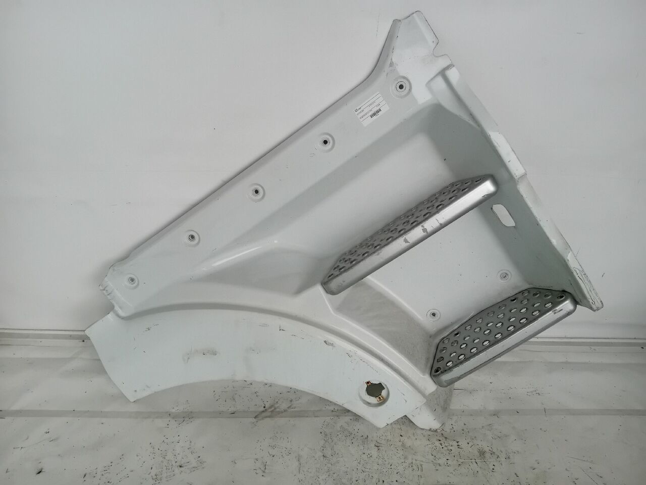 Marchepied 81.61510.0280 pour camion MAN TGX | 07 - Autoline