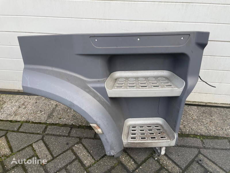 DAF 1835024 Instapbak Rechts 1835024 footboard for DAF XF106 truck - Autoline