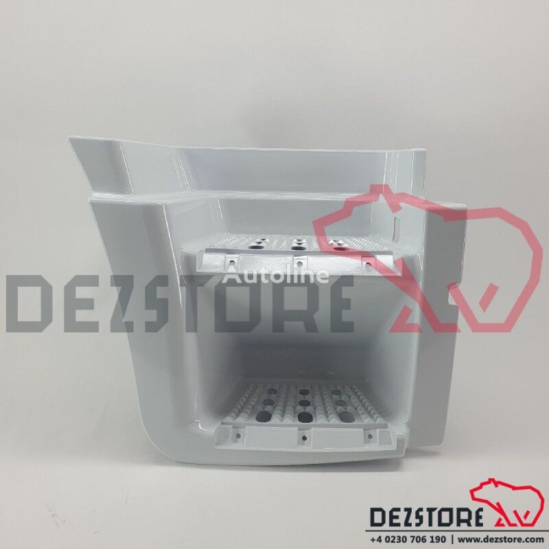 Scara mica dreapta 504368373 footboard for IVECO STRALIS truck tractor