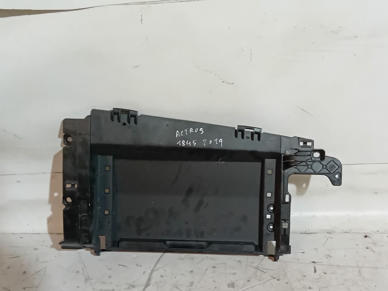 Revestimento A9606802954 para camião tractor Mercedes-Benz ACTROS MP4 | 11 a venda | Autoline PT Revestimento A9606802954 para camião tractor Mercedes-Benz ACTROS MP4 | 11 - Autoline