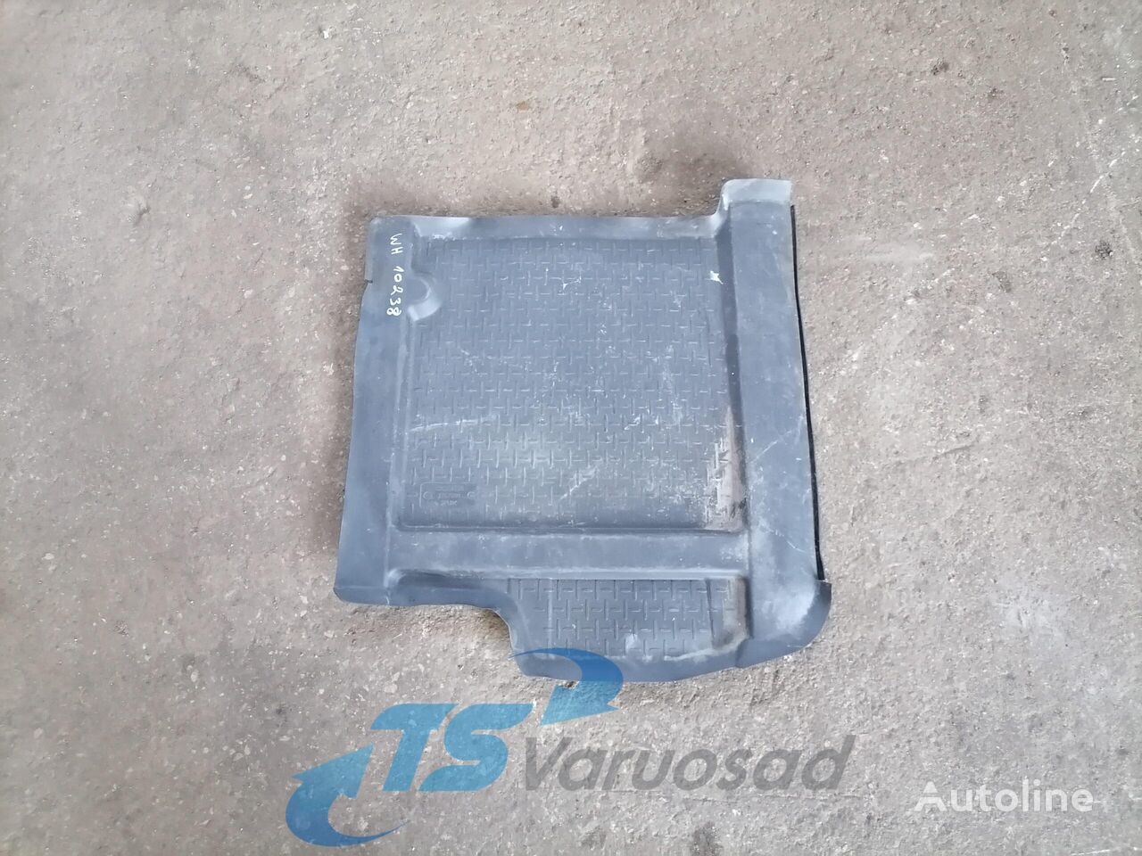 Scania Kummimatt 1767688 front fascia for Scania G400 truck tractor