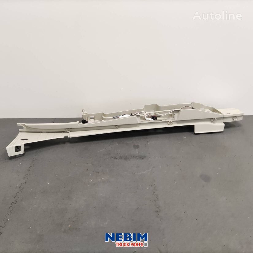 Volvo - 84204592 - Versterking rechts front fascia for truck