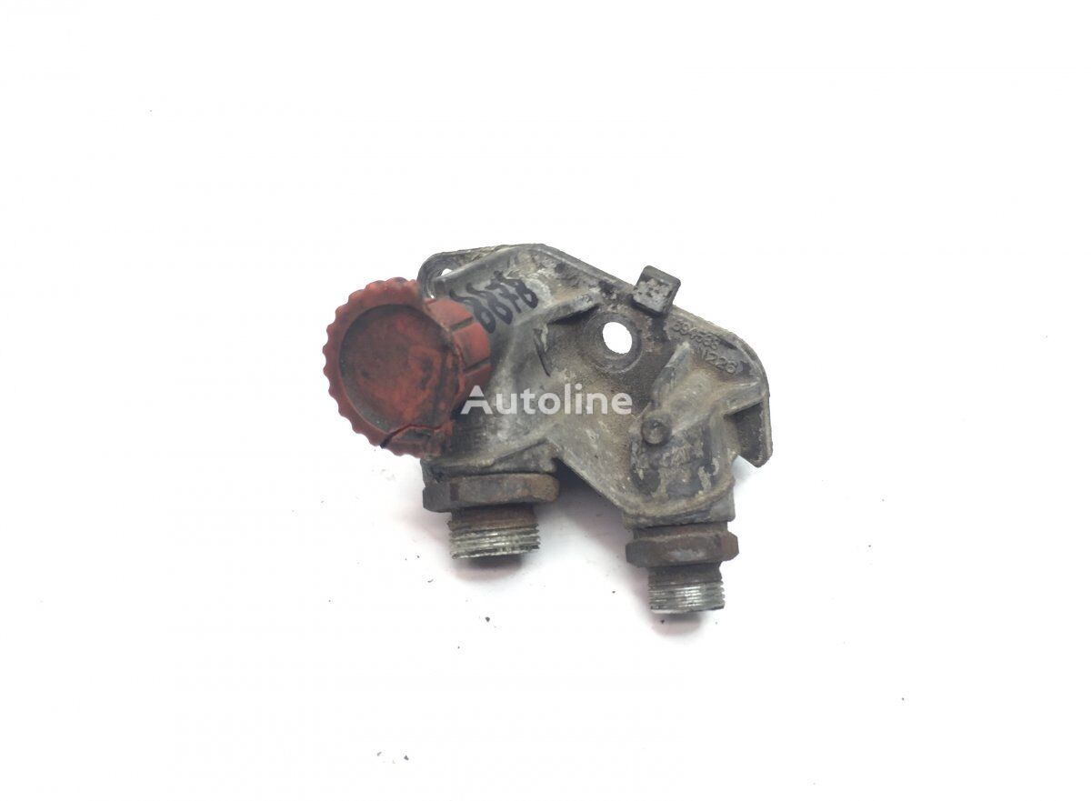 pompe à carburant DAF XF105 (01.05-) 1694588 pour tracteur routier DAF XF95, XF105 (2001-2014)