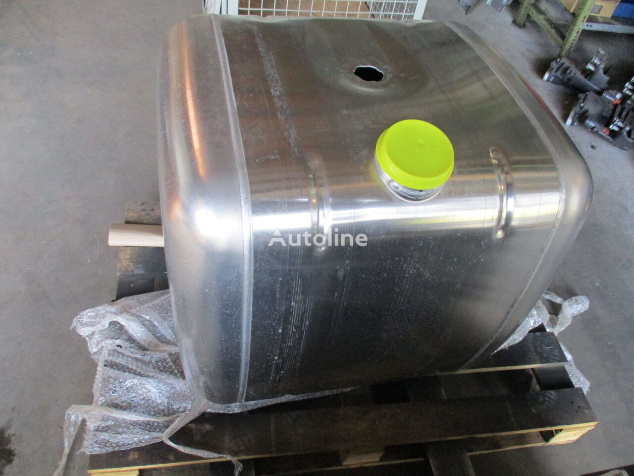 Fuel tank for Mercedes-Benz Actros Arocs Antos truck tractor - Autoline