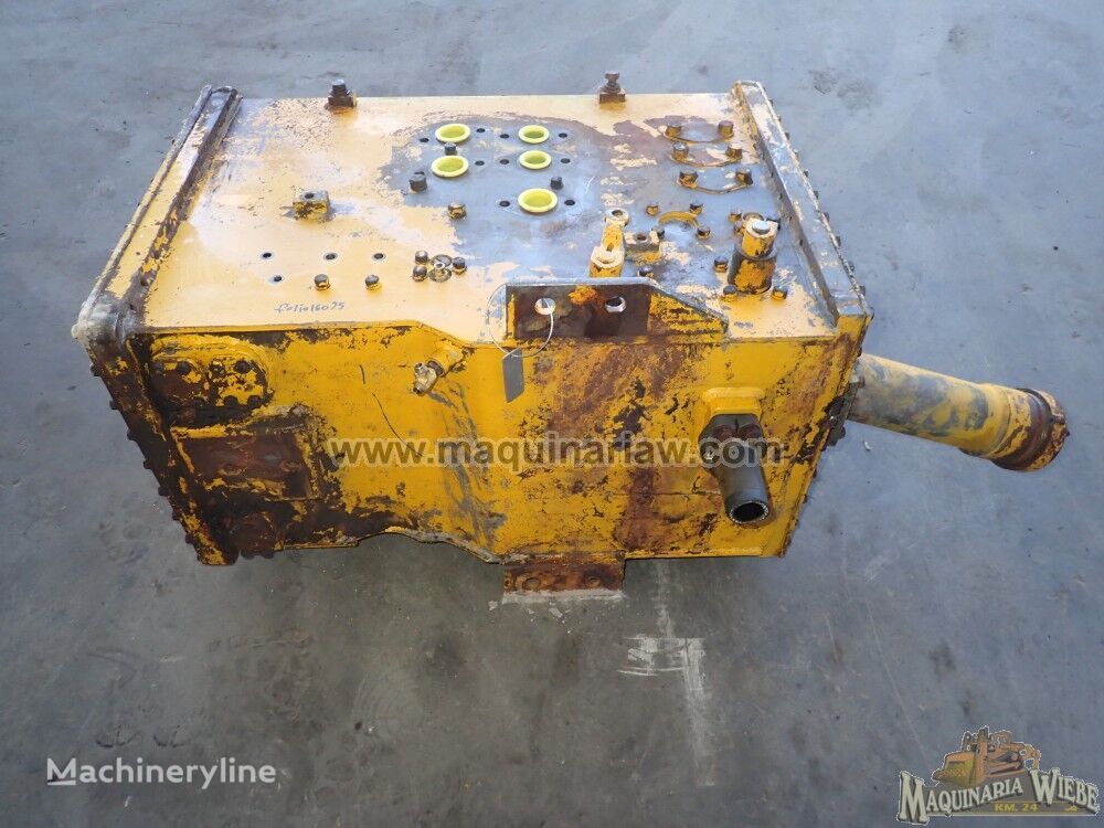 9R-1325 brandstoftank voor Caterpillar 446 graaflaadmachine