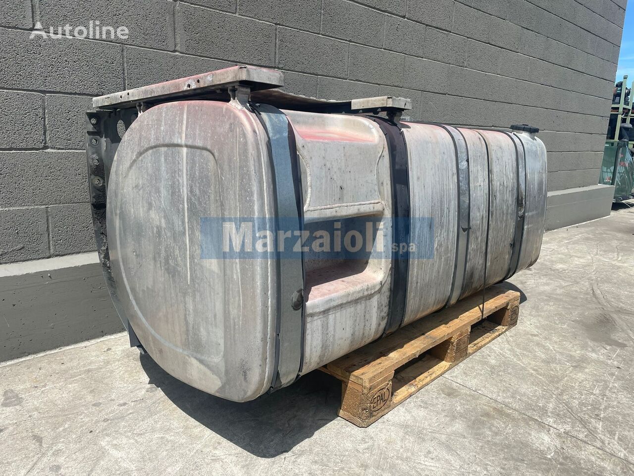 20443211 fuel tank for Volvo truck