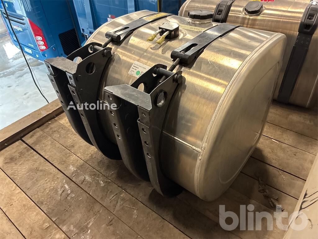 Fuel tank for Volvo truck - Autoline