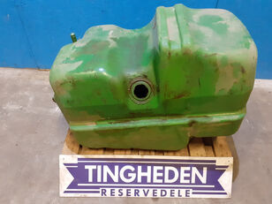 John Deere 3040 brandstoftank voor John Deere John Deere 3040 wielen trekker