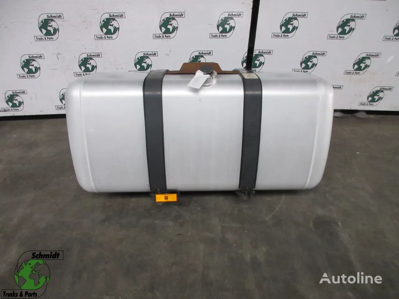 Mercedes-Benz A 960 470 38 03//A 960 470 46 04 DIESEL TANK 570 LITER EURO 6 drivstofftank for lastebil