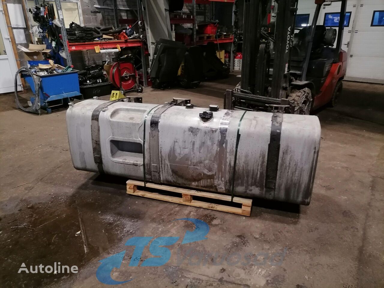 Volvo Kütusepaak 900L 21442022 fuel tank for Volvo FH truck tractor