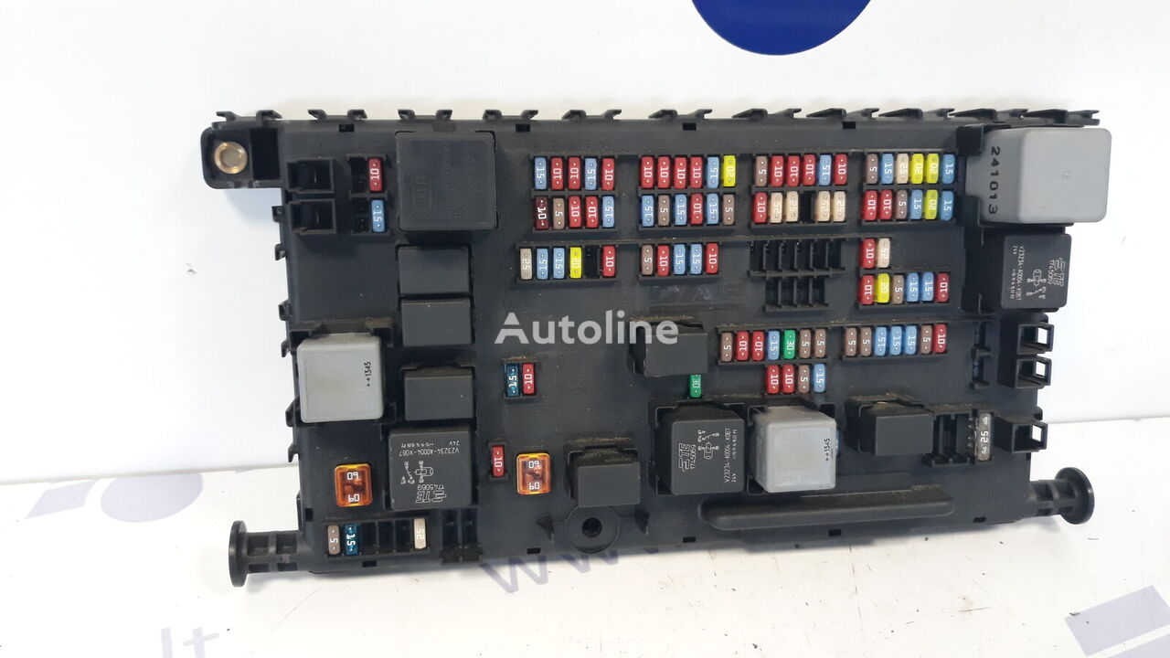 1913235 caja de fusibles para DAF XF 106 cabeza tractora - Autoline