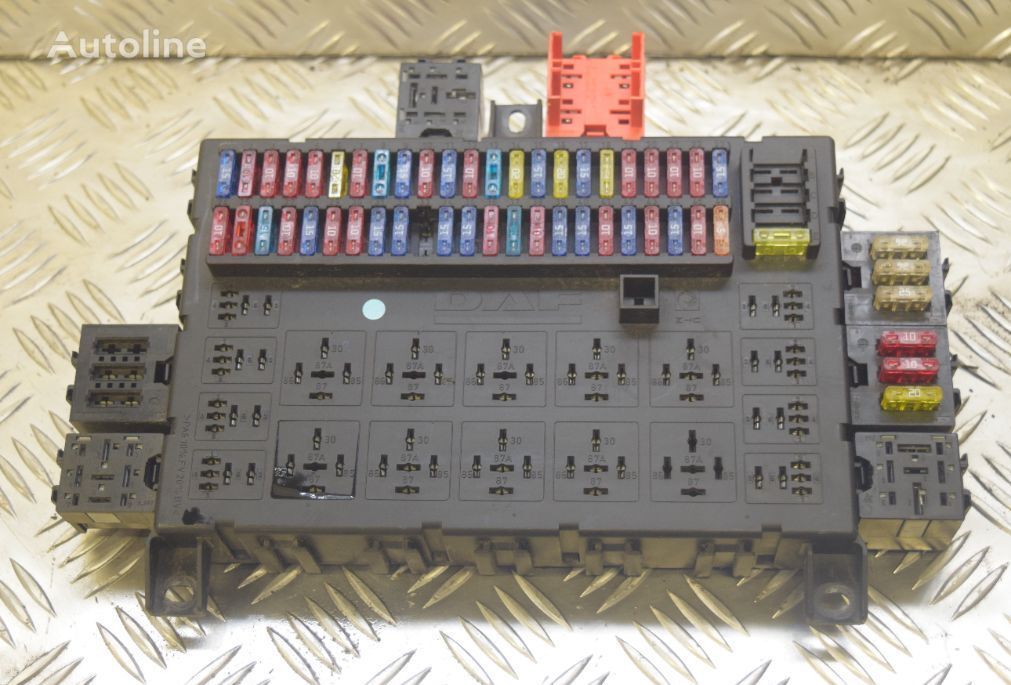علبة الأمان DAF SKRZYNKA BEZPIECZNIKÓW PRZEKAŹNIKÓW  XF CF 105 لـ الشاحنات DAF