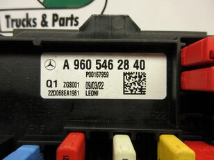 Mercedes-Benz Bo&icirc;te &agrave; fusibles A 960 546 28 40 pour Mercedes MP5 mod&egrave;le 2024 pour tracteur routier