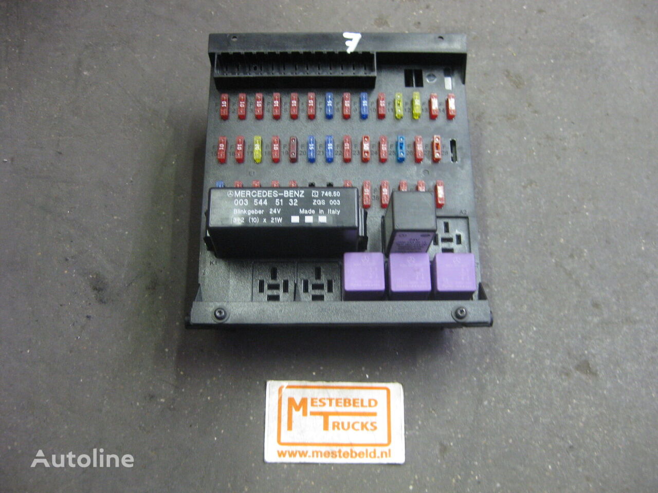 Mercedes-Benz Zekeringskast fuse block for Mercedes-Benz Axor truck - Autoline