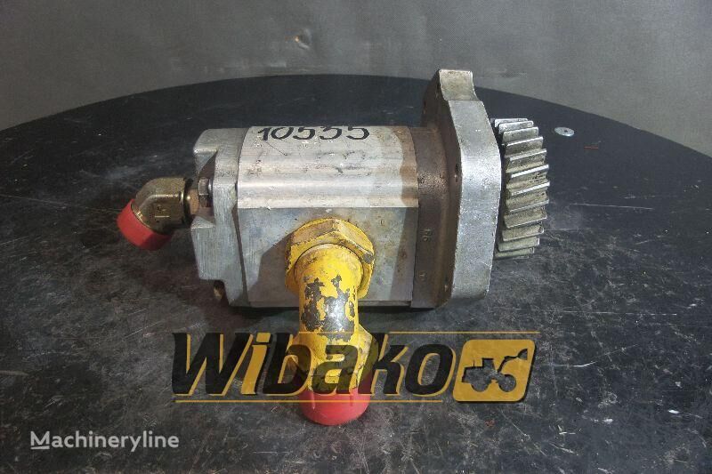 8020675 57303198 gear pump for excavator