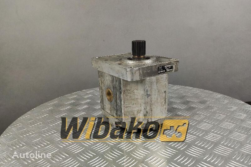 Jihostroj U100 302070 gear pump