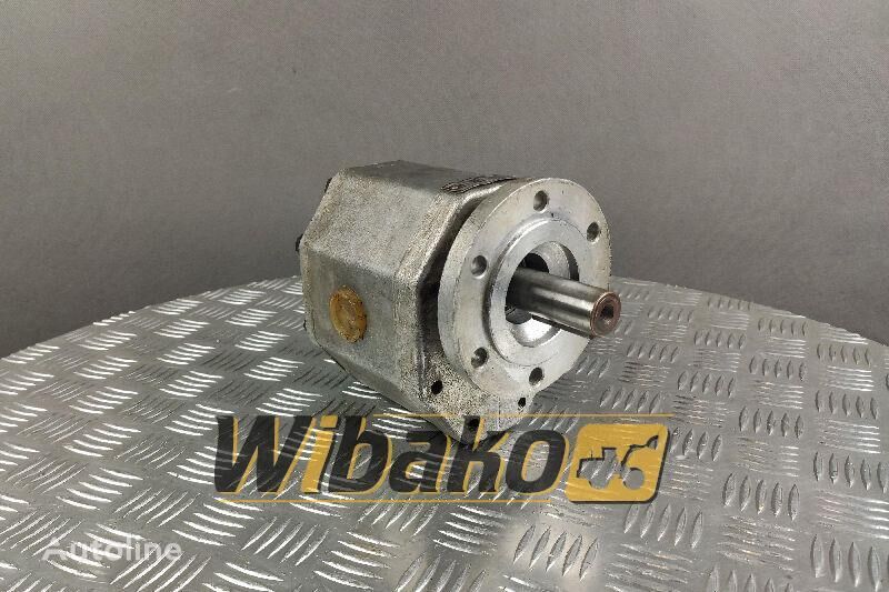 Jihostroj UN4009 gear pump