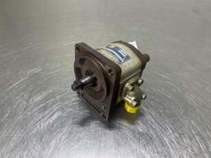 مضخة ذات تروس Komatsu WA200-Kracht KM1/11-Gearpump/Zahnradpumpe لـ جرافة ذات عجلات
