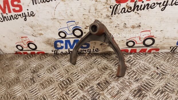 Vidlička řazení Massey Ferguson 50 Hx Transmission Fork 1691335M2 pro traktorbagru - Machineryline