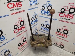 John Deere 1120, 1520 Clutch Control Valve Cover Assy Ar70718, Al25039 AR70718, AL25039 gear shifter for wheel tractor