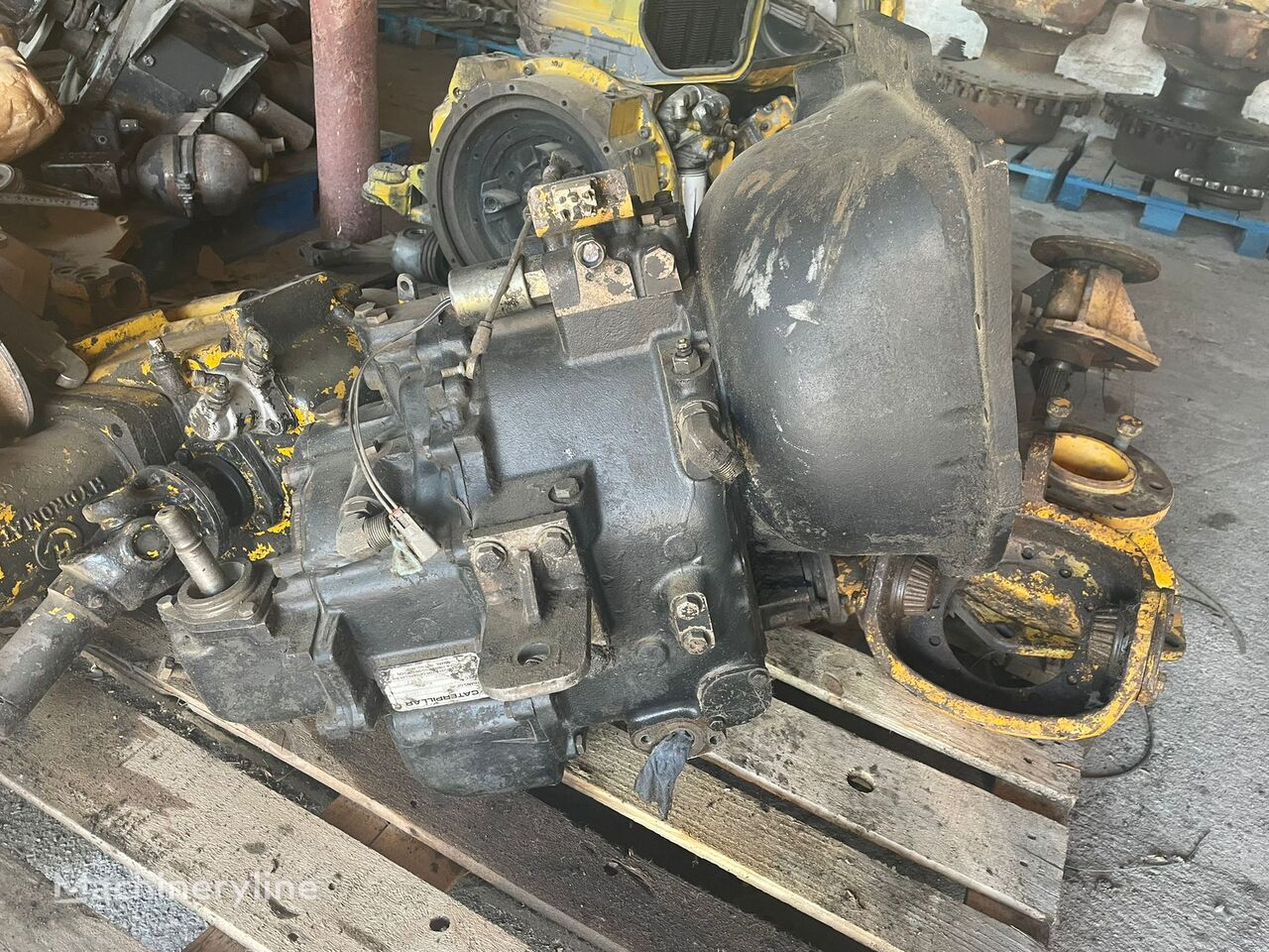 Caterpillar 428,438 gearbox for backhoe loader