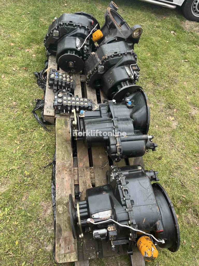 JCB , 9822/0390, 334/L1297, 25/407900, M775402, M775401, 9802/7960,  gearbox for JCB JCB, 9822/0390, 334/L1297, 25/407900, M775402, M775401, 9802/7960, 9802/7040, 9802/7050, 9812/7060,9812/7900, 9802/7850,  diesel forklift