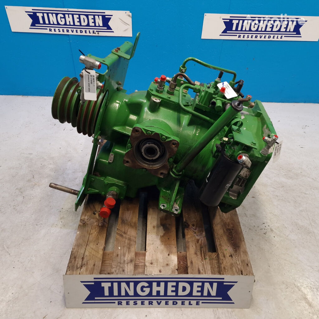 John Deere S670 gearbox