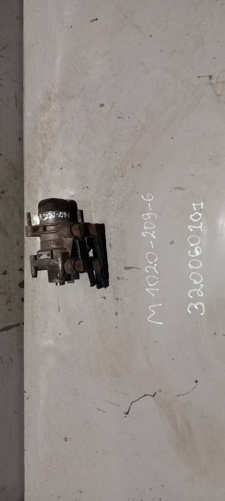 MAN TGA valve 320060101 Getriebe für Sattelzugmaschine