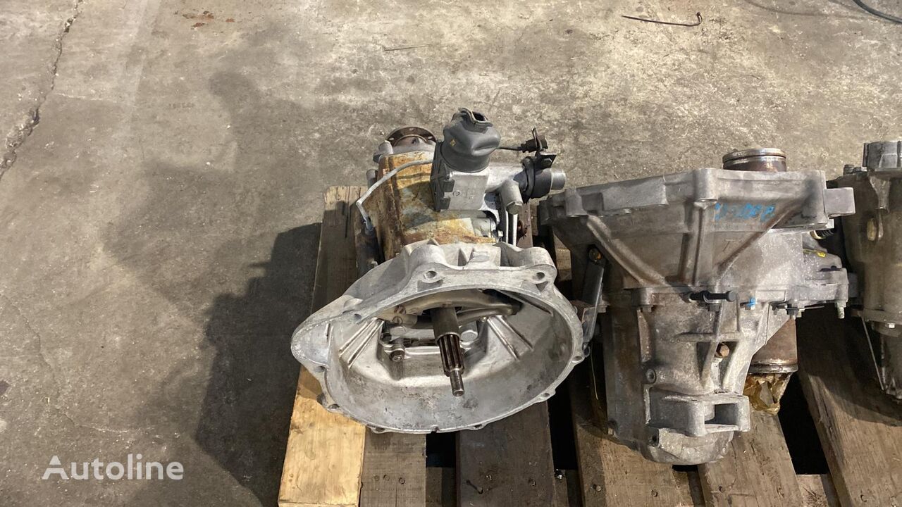 Mercedes-Benz (309.111 w115 gearbox for Mercedes-Benz 309 cargo van